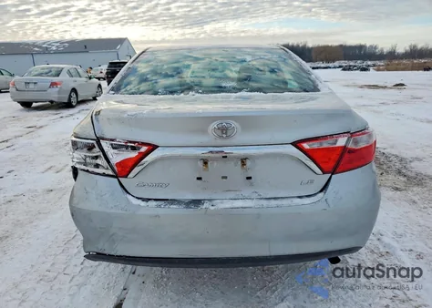 2016 Toyota Camry Le z USA, uszkodzony, nr VIN 4T1BF1FK4GU513756